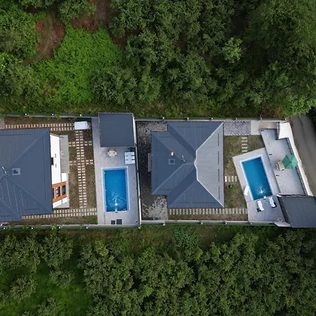 Konakoenue Center 2 Villa *